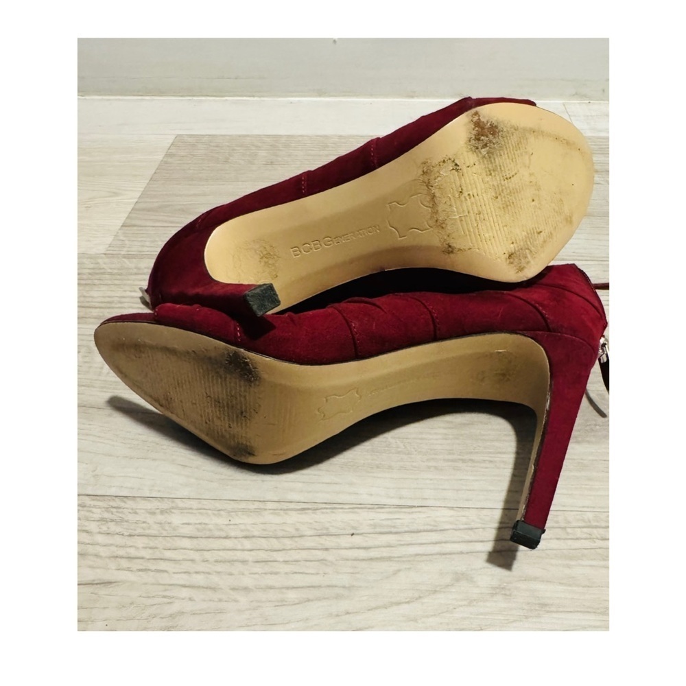 Red Heels - Picture 5 of 5